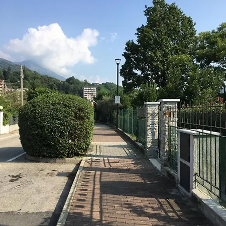 ゲストハウス La Rivetta